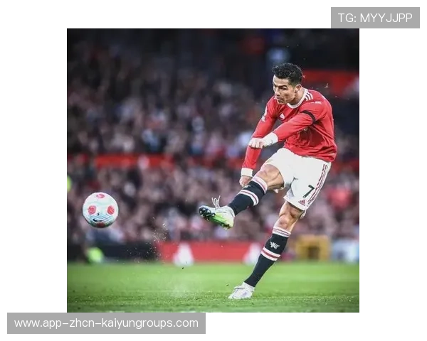 C罗梅开二度，曼联4-1大胜热刺，豪取英超三连胜